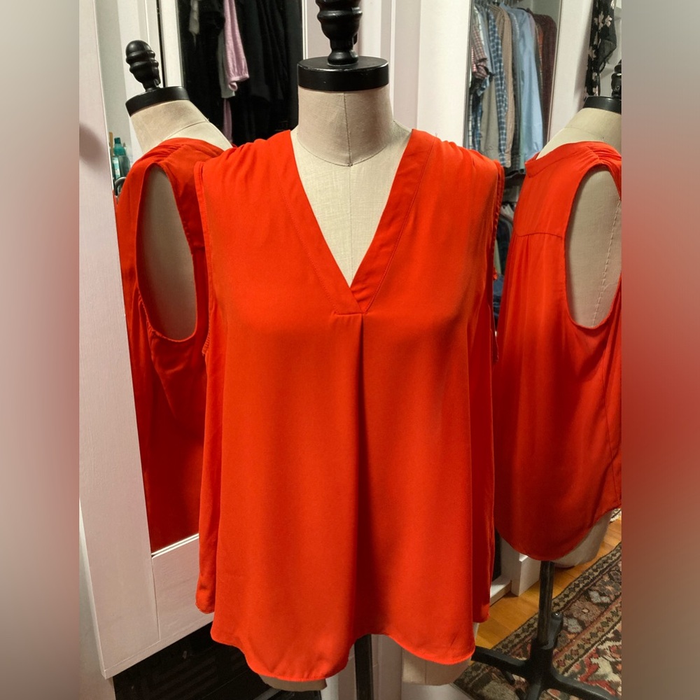 Chaus Sleeveless V-neck Red Blouse - Size Large